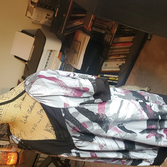 Maurices size 3 geometric abstract design blouse - Picture 2 of 6